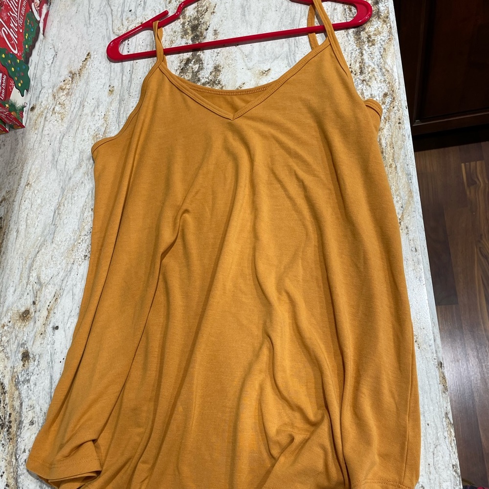 Flowy Mustard Tank